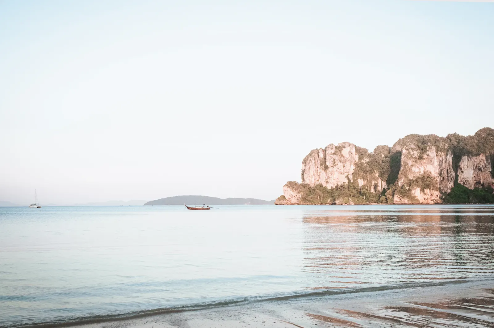 Spiaggia e falesie di Railay, Thailandia